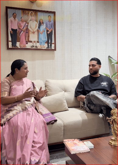 ਦਿੱਲੀ ਸ਼ੋਅ ਤੋਂ ਪਹਿਲਾਂ ਕਰਨ ਔਜਲਾ ਨੇ CM ਰੇਖਾ ਗੁਪਤਾ ਨਾਲ ਕੀਤੀ ਮੁਲਾਕਾਤ, ਵੀਡੀਓ ਹੋਈ ਵਾਇਰਲ