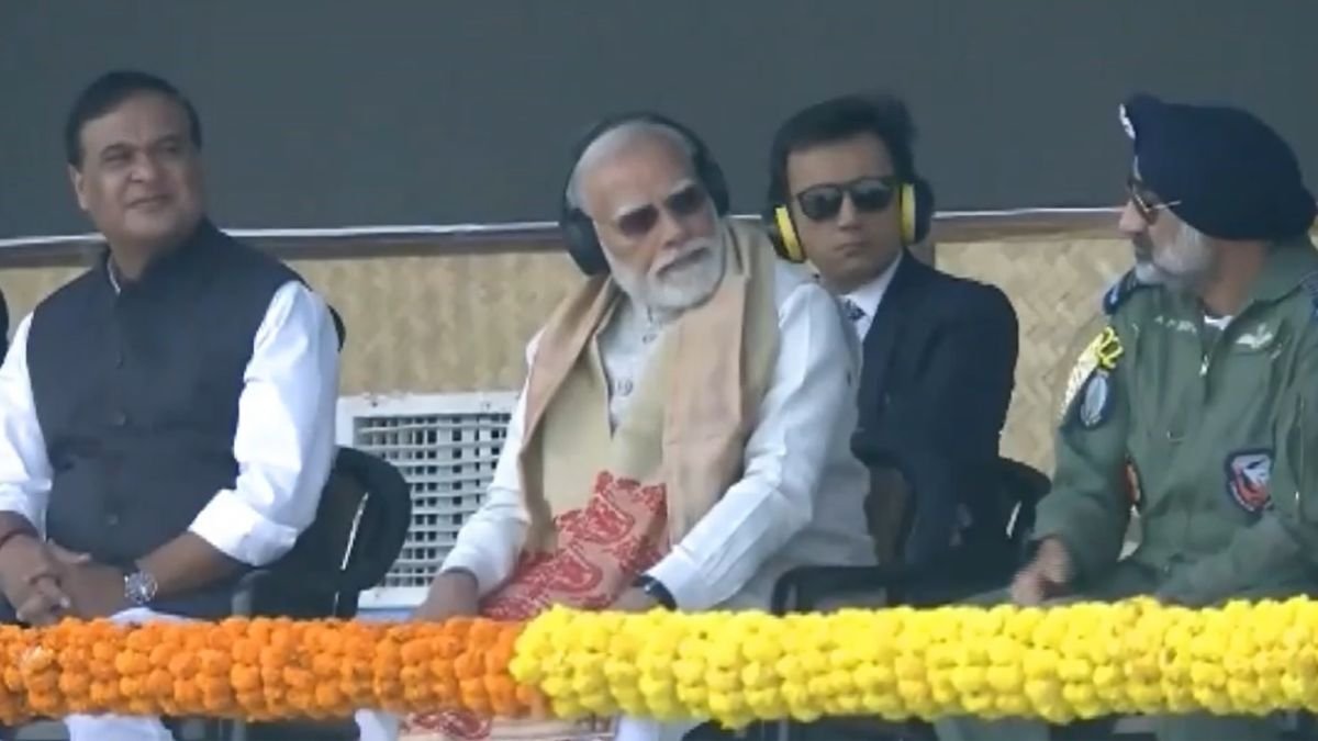 ਪ੍ਰਧਾਨ ਮੰਤਰੀ ਮੋਦੀ ਨੇ ਡਿਬਰੂਗੜ੍ਹ ਵਿੱਚ ਐਮਰਜੈਂਸੀ ਲੈਂਡਿੰਗ ਸਹੂਲਤ ਦਾ ਕੀਤਾ ਉਦਘਾਟਨ