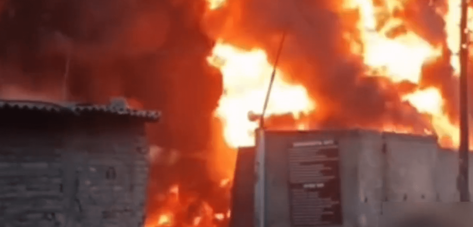 ਲੁਧਿਆਣਾ ਵਿੱਚ ਸਕ੍ਰੈਪ ਟਾਇਰਾਂ ਦੇ ਗੋਦਾਮ ਨੂੰ ਭਿਆਨਕ ਅੱਗ, ਕਾਲੇ ਧੂੰਏਂ ਨਾਲ ਇਲਾਕੇ ’ਚ ਦਹਿਸ਼ਤ