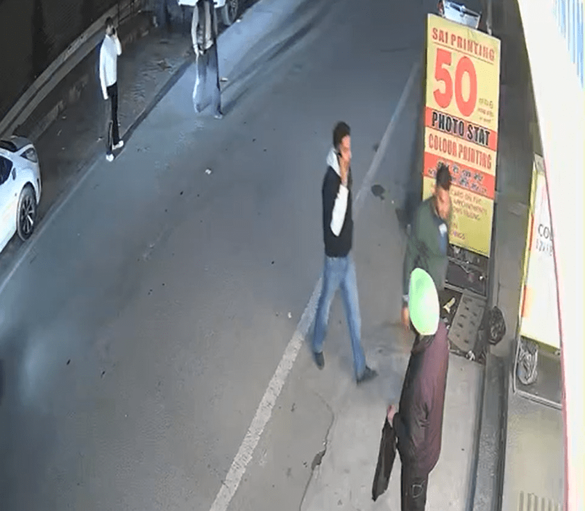 ਰਾਣੀਕਾ ਬਾਗ ‘ਚ ਸਾਈਨ ਪ੍ਰਿੰਟਿੰਗ ਦੁਕਾਨ ‘ਤੇ ਦਹਿਸ਼ਤ, 10–12 ਹਥਿਆਰਬੰਦ ਨੌਜਵਾਨਾਂ ਦੀ ਦਾਖ਼ਲਅੰਦਾਜ਼ੀ