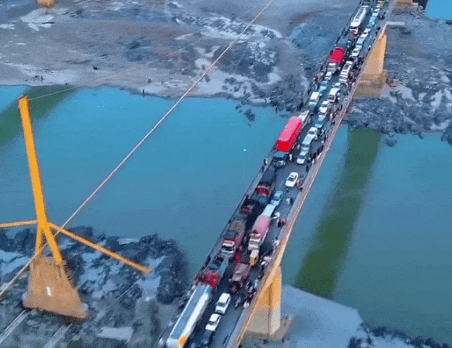 ਪਾਕਿਸਤਾਨ ਵਿੱਚ ਵਧਿਆ ਤਣਾਅ: ਇਮਰਾਨ ਖਾਨ ਦੀ ਰਿਹਾਈ ਲਈ ਪੀਟੀਆਈ ਸਮਰਥਕਾਂ ਵੱਲੋਂ ਅਟਕ ਪੁਲ ‘ਤੇ ਕਬਜ਼ਾ