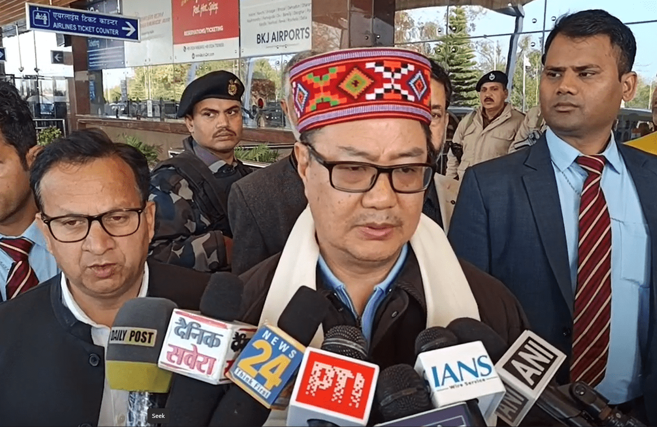 कोर्ट के फैसले पर टिप्पणी नहीं, कानूनी प्रक्रिया सबके लिए समान: रिजिजू