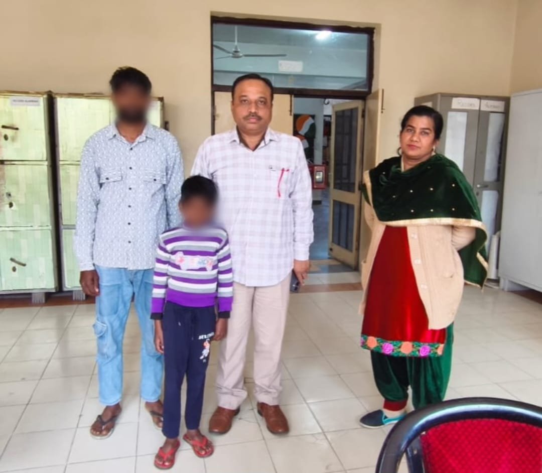 पंचकूला पुलिस की तत्परता से 9 वर्षीय बालक सुरक्षित बरामद, परिजनों को सौंपा