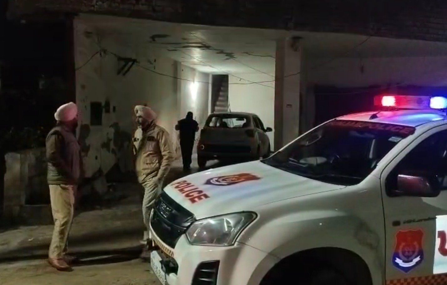 ਪੰਜਾਬ ਸਰਕਾਰ ਦੀ ‘ਨਸ਼ਾ ਵਿਰੋਧੀ ਮੁਹਿੰਮ’ ‘ਤੇ ਖੜਾ ਹੋਇਆ ਗੰਭੀਰ ਸਵਾਲ, ਤਸਕਰੀ ਰੋਕਣ ‘ਤੇ ਖ਼ਤਰੇ ‘ਚ ਪਈ ਪਰਿਵਾਰ ਦੀ ਜਾਨ