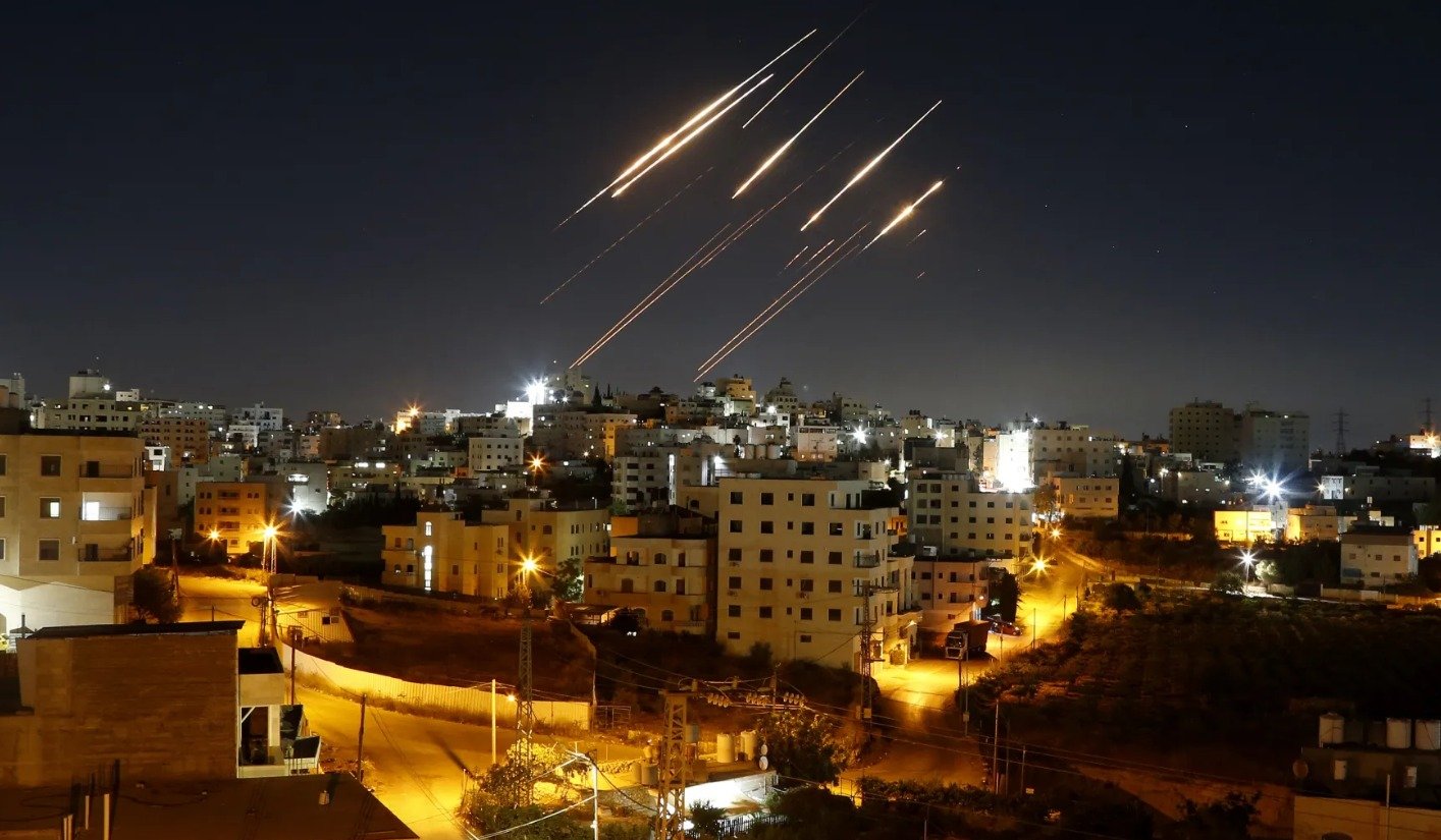 Israel ਨੇ Iran ‘ਤੇ ਮਿਜ਼ਾਈਲ ਹਮਲੇ ਕੀਤੇ, ਭਾਰਤੀਆਂ ਲਈ ਹਾਈ ਅਲਰਟ