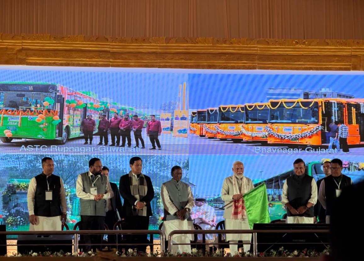 Chandigarh ਵਿੱਚ 25 ਨਵੀਆਂ ਇਲੈਕਟ੍ਰਿਕ ਬੱਸਾਂ ਸੜਕਾਂ ‘ਤੇ, Narendra Modi ਨੇ ਗੁਹਾਟੀ ਤੋਂ ਦਿਖਾਈ ਵਰਚੁਅਲੀ ਹਰੀ ਝੰਡੀ