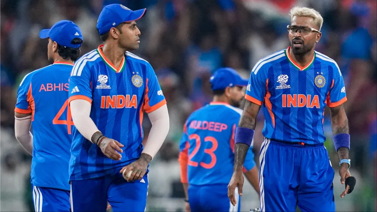 IND vs PAK: ਸੂਰਿਆਕੁਮਾਰ ਯਾਦਵ ਨੇ ਕੁਲਦੀਪ ਯਾਦਵ ਨੂੰ ਅੱਖ ਕਿਉਂ ਦਿਖਾਈ? ਹਾਰਦਿਕ ਪੰਡਿਆ ਨੇ ਵੀ ਕੱਢਿਆ ਗੁੱਸਾ