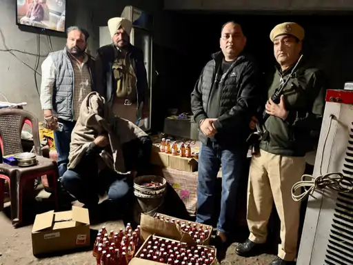 ਆਬਕਾਰੀ ਵਿਭਾਗ ਦੀ ਵੱਡੀ ਕਾਰਵਾਈ, 62.77 ਲੀਟਰ ਗੈਰ-ਕਾਨੂੰਨੀ ਸ਼ਰਾਬ ਜ਼ਬਤ
