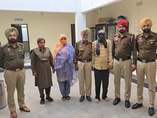 ਫਾਜ਼ਿਲਕਾ ਵਿੱਚ ਹਨੀ ਟ੍ਰੈਪ ਗਿਰੋਹ ਬੇਨਕਾਬ, ਔਰਤ ਸਮੇਤ ਸਾਬਕਾ ਸਰਪੰਚ ਗ੍ਰਿਫ਼ਤਾਰ