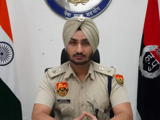 पंचकूला में लूट के इरादे से युवक की हत्या का मामला सुलझा: मुख्य आरोपी रोशन गिरफ्तार, नाबालिग साथी भी काबू