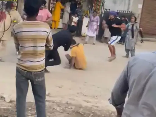 ਮੋਹਾਲੀ ਵਿੱਚ ਦਿਨ ਦਿਹਾੜੇ ਦੋ ਧੜਿਆਂ ਵਿਚਕਾਰ ਝੜਪ, ਕਈ ਗੰਭੀਰ ਜ਼ਖਮੀ