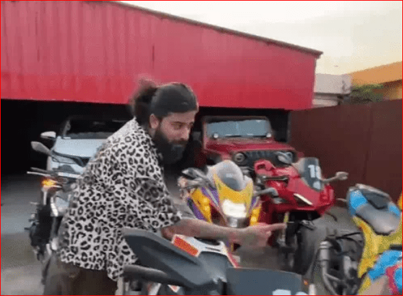 UK07 ਰਾਈਡਰ ਦੀ ਲਗਜ਼ਰੀ ਲਾਈਫ, 8.5 ਕਰੋੜ ਦੀਆਂ ਗੱਡੀਆਂ, ਗੈਰਾਜ ’ਚ 14 ਕਾਰ-ਬਾਈਕਾਂ, ਸਭ ਤੋਂ ਮਹਿੰਗੀ ਲੈਂਬੋਰਗਿਨੀ ਹੁਰਾਕਾਨ ਤੇ ਨਿੰਜਾ H2