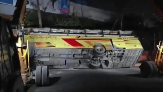 ਤੇਜ਼ ਰਫ਼ਤਾਰ ਡਬਲ ਡੈਕਰ ਬੱਸ ਪਲਟਣ ਕਾਰਨ 5 ਲੋਕਾਂ ਦੀ ਮੌਤ, 25 ਜ਼ਖ਼ਮੀ