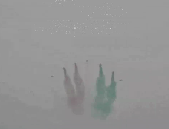 ਸਿਟੀ ਬਿਊਟੀਫੁੱਲ 'ਚ ਰੋਮਾਂਚ! ਏਅਰ ਸ਼ੋਅ ਦੌਰਾਨ ਫਾਈਟਰ ਜੈੱਟਾਂ ਨੇ ਅਸਮਾਨ 'ਚ ਬਣਾਇਆ ਤਿਰੰਗਾ