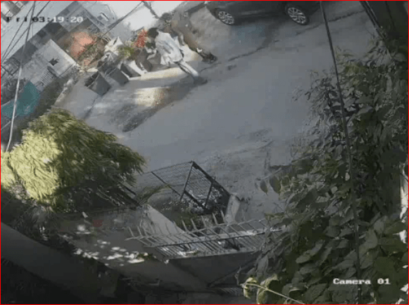 ਅੰਮ੍ਰਿਤਸਰ ਵਿੱਚ DM ਰੰਧਾਵਾ ਦੇ ਘਰ ਬਿਜਲੀ ਸਪਲਾਈ ਕੱਟੀ ਗਈ, ਸੀਸੀਟੀਵੀ ਵਿੱਚ ਦੇਖੇ ਗਏ ਸ਼ੱਕੀ ਵਿਅਕਤੀ, ਪਰਿਵਾਰ ਨੇ ਸੁਰੱਖਿਆ ਅਤੇ ਸੀਬੀਆਈ ਜਾਂਚ ਦੀ ਮੰਗ ਕੀਤੀ