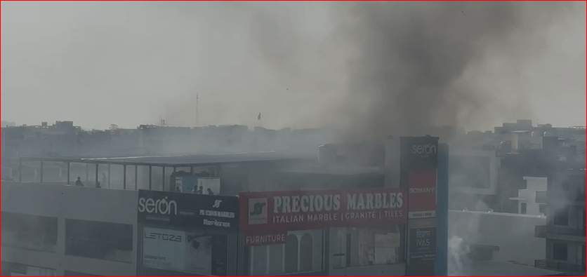 ਸੈਕਟਰ 82 ‘ਚ ਮਾਰਬਲ ਸ਼ੋਰੂਮ ‘ਚ ਲੱਗੀ ਭਿਆਨਕ ਅੱਗ, 5-7 ਮੁਲਾਜ਼ਮ ਅੰਦਰ ਫਸੇ