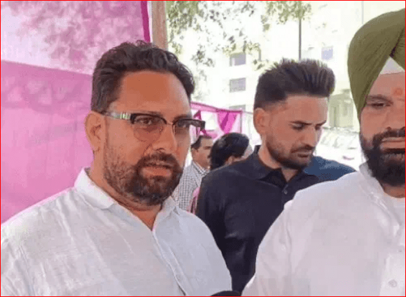 ਮੋਹਾਲੀ ਵਿੱਚ ਸਸਕਾਰ ਦੀਆਂ ਅਸਥੀਆਂ ਨਾਲ ਹੋਲੀ, ਦੁਕਾਨਾਂ ਦੇ ਬਾਹਰ ਪਏ ਜਾਨਵਰਾਂ ਦੀਆਂ ਹੱਡੀਆਂ ਅਤੇ ਪਿੰਜਰ