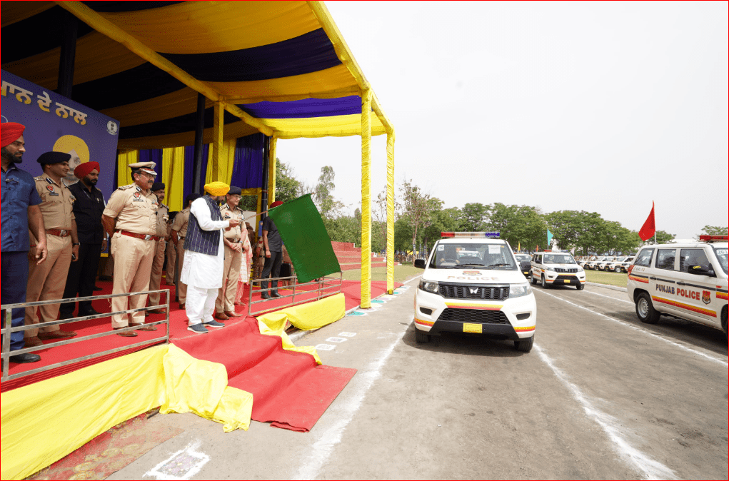 ਪੰਜਾਬ ਪੁਲਿਸ ਨੂੰ 508 ਐਮਰਜੈਂਸੀ ਰਿਸਪਾਂਸ ਵਾਹਨ ਮਿਲੇ, ਮੁੱਖ ਮੰਤਰੀ ਨੇ ਵਾਹਨਾਂ ਨੂੰ ਹਰੀ ਝੰਡੀ ਦਿਖਾ ਕੇ ਕੀਤਾ ਰਵਾਨਾ
