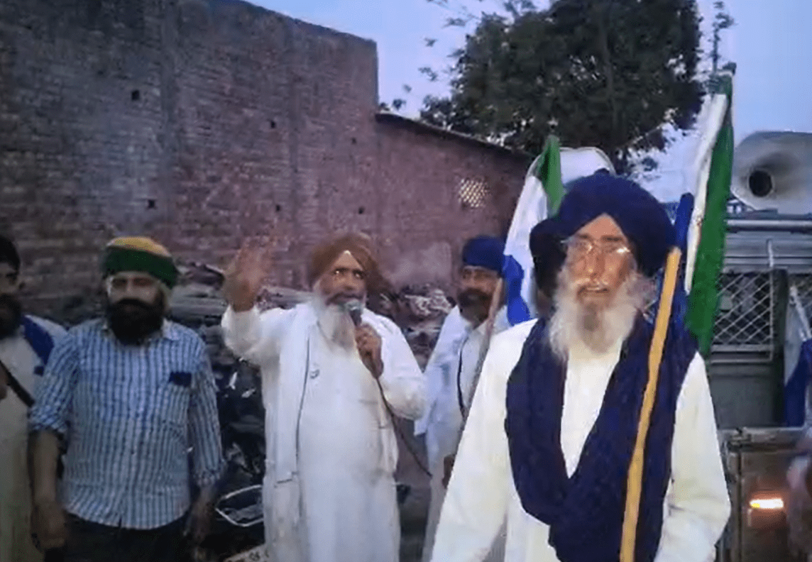 ਅੰਮ੍ਰਿਤਸਰ ‘ਚ ਟ੍ਰਾਂਸਫਾਰਮਰ ਮਾਮਲੇ ਨੂੰ ਲੈ ਕੇ ਕਿਸਾਨਾਂ ਦਾ ਪ੍ਰਸ਼ਾਸਨ ਖ਼ਿਲਾਫ਼ ਪ੍ਰਦਰਸ਼ਨ