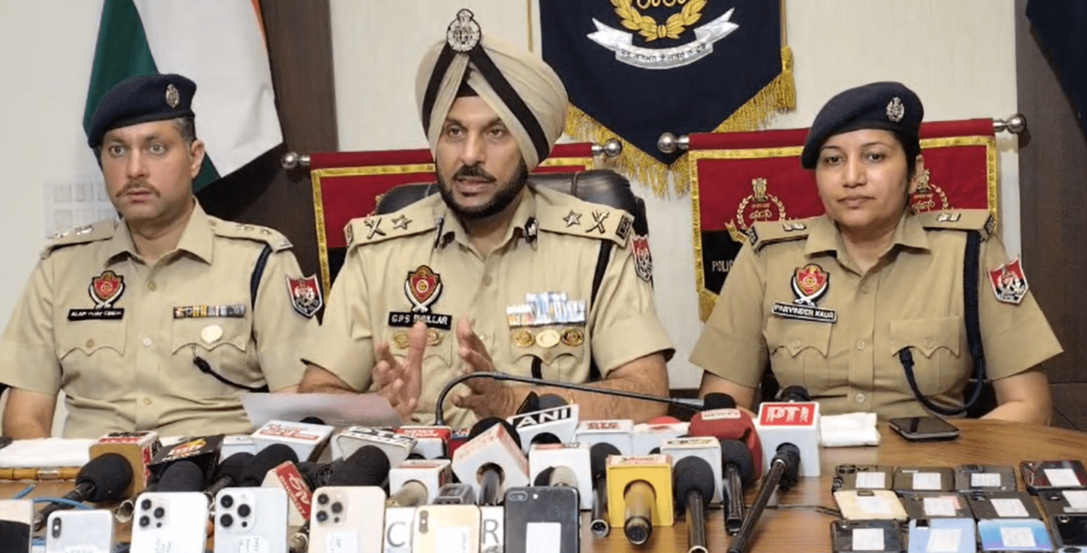 ਅੰਮ੍ਰਿਤਸਰ ਪੁਲਿਸ ਦੀ ਵੱਡੀ ਕਾਮਯਾਬੀ, 400 ਦੇ ਕਰੀਬ ਗੁੰਮ ਮੋਬਾਈਲ ਲੱਭ ਕੇ ਮਾਲਕਾਂ ਨੂੰ ਕੀਤੇ ਵਾਪਸ