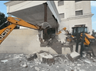 ਹੋਟਲ ਪਾਰਕ ਪਲਾਜ਼ਾ ‘ਤੇ ਨਗਰ ਨਿਗਮ ਦੀ ਕਾਰਵਾਈ, ਹੰਗਾਮਾ; ਆਗੂ ਹਿਰਾਸਤ ‘ਚ