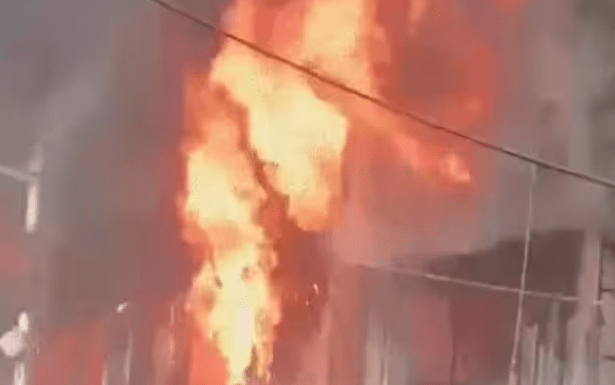 Chandigarh ਦੇ ਸੈਕਟਰ-22 ਮੋਬਾਈਲ ਮਾਰਕੀਟ ਵਿੱਚ ਭਿਆਨਕ ਅੱਗ, ਇਲਾਕੇ ‘ਚ ਮਚੀ ਹਫ਼ੜਾ-ਦਫ਼ੜੀ