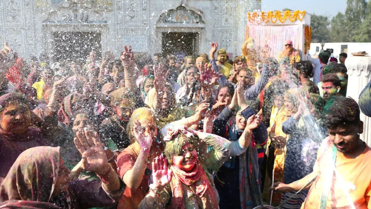 ਹੋਲਾ ਮੁਹੱਲਾ 2026: Amritsar ਵਿੱਚ ਸ਼ਰਧਾ ਅਤੇ ਉਤਸ਼ਾਹ ਨਾਲ ਨਗਰ ਕੀਰਤਨ