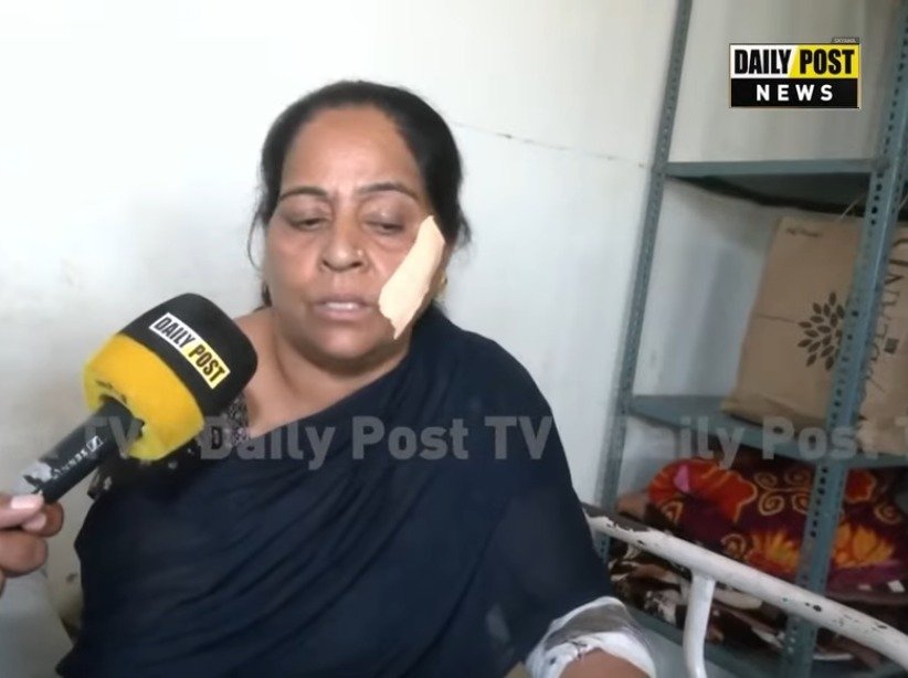 Watch Now; ਚਾਕੂ - ਪਿਸਟਲ ਲੈ ਕੇ ਘਰ 'ਚ ਵੜ੍ਹ ਗਿਆ Delivery Boy, 54 ਸਾਲ ਦੀ ਮਹਿਲਾ ਨੇ ਡੱਟ ਕੇ ਕੀਤਾ ਮੁਕਾਬਲਾ, ਸੁਣੋ ਬਹਾਦਰੀ ਦੀ ਕਹਾਣੀ