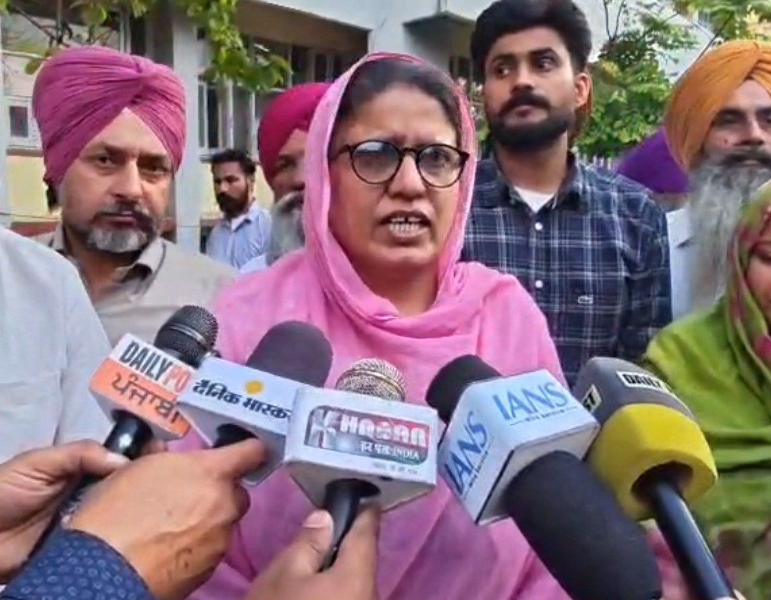 ਸਾਬਕਾ ਮੰਤਰੀ ਲਾਲਜੀਤ ਭੁੱਲਰ ਦੀ ਪਤਨੀ ਦਾ ਬਿਆਨ ਆਇਆ ਸਾਹਮਣੇ, ਕਿਹਾ- ਵਿਰੋਧੀ ਧਿਰ ‘ਤੇ ਘਟੀਆ ਰਾਜਨੀਤੀ ਦੇ ਇਲਜ਼ਾਮ…