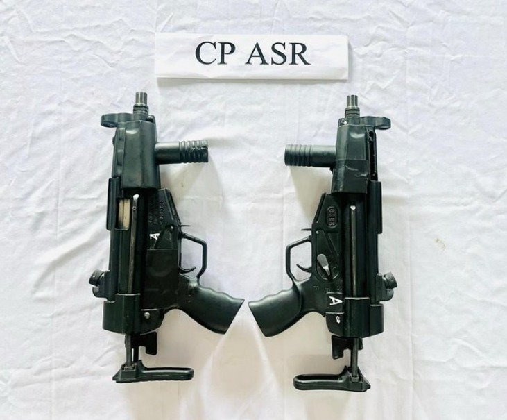 ਪੁਲਿਸ ਹੱਥ ਲੱਗੀ ਵੱਡੀ ਸਫ਼ਲਤਾ! ਗੈਰ ਕਾਨੂੰਨੀ ਹਥਿਆਰਾਂ ਦੀ ਵੱਡੀ ਖੇਪ ਬਰਾਮਦ