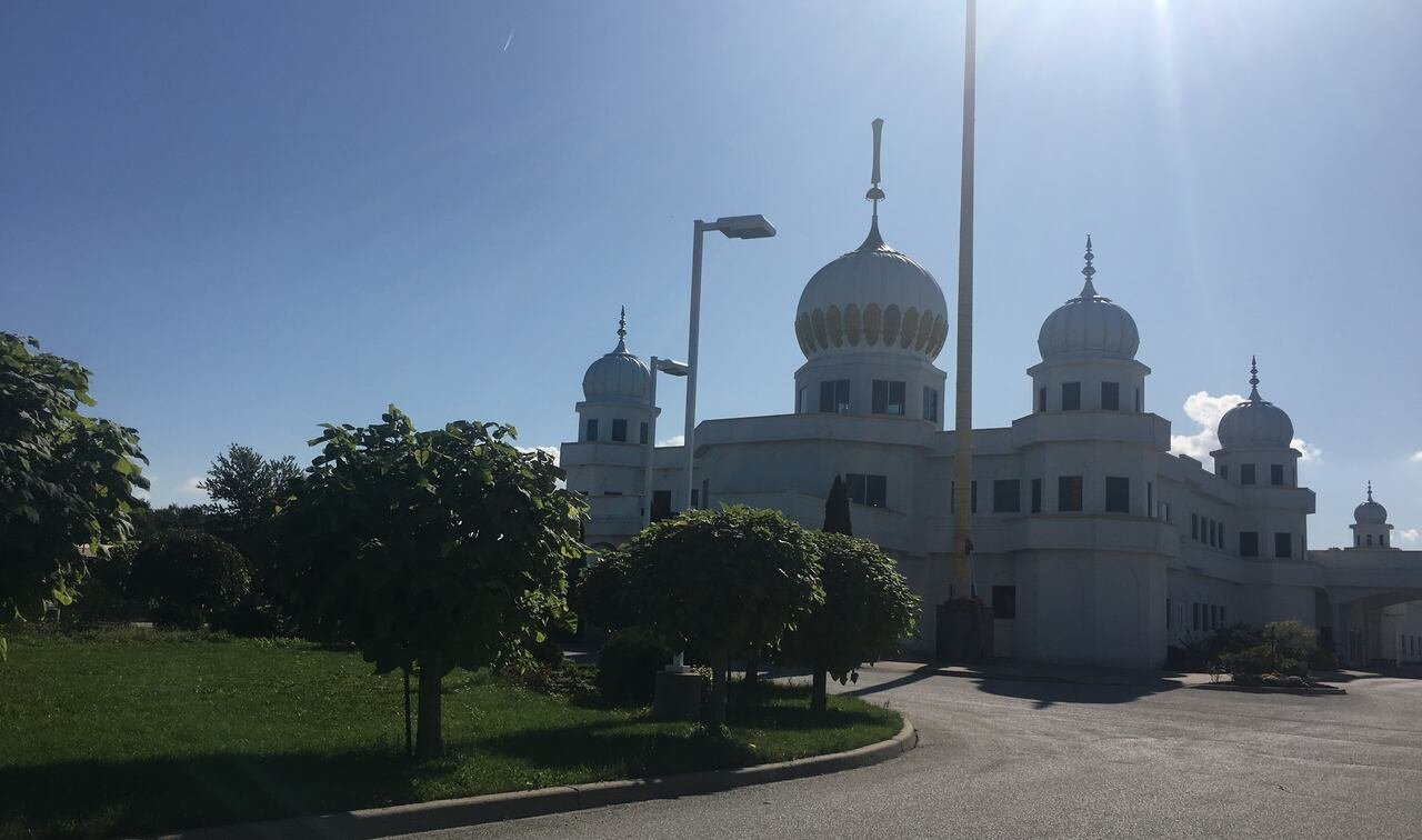 ਕੈਨੇਡਾ ‘ਚ 25 ਕਰੋੜ ‘ਚ ਗੁਰਦੁਆਰਾ ਵੇਚਣ ਦਾ ਦਾਅਵਾ, ਵੀਡੀਓ ਨੇ ਛੇੜੀ ਵੱਡੀ ਚਰਚਾ