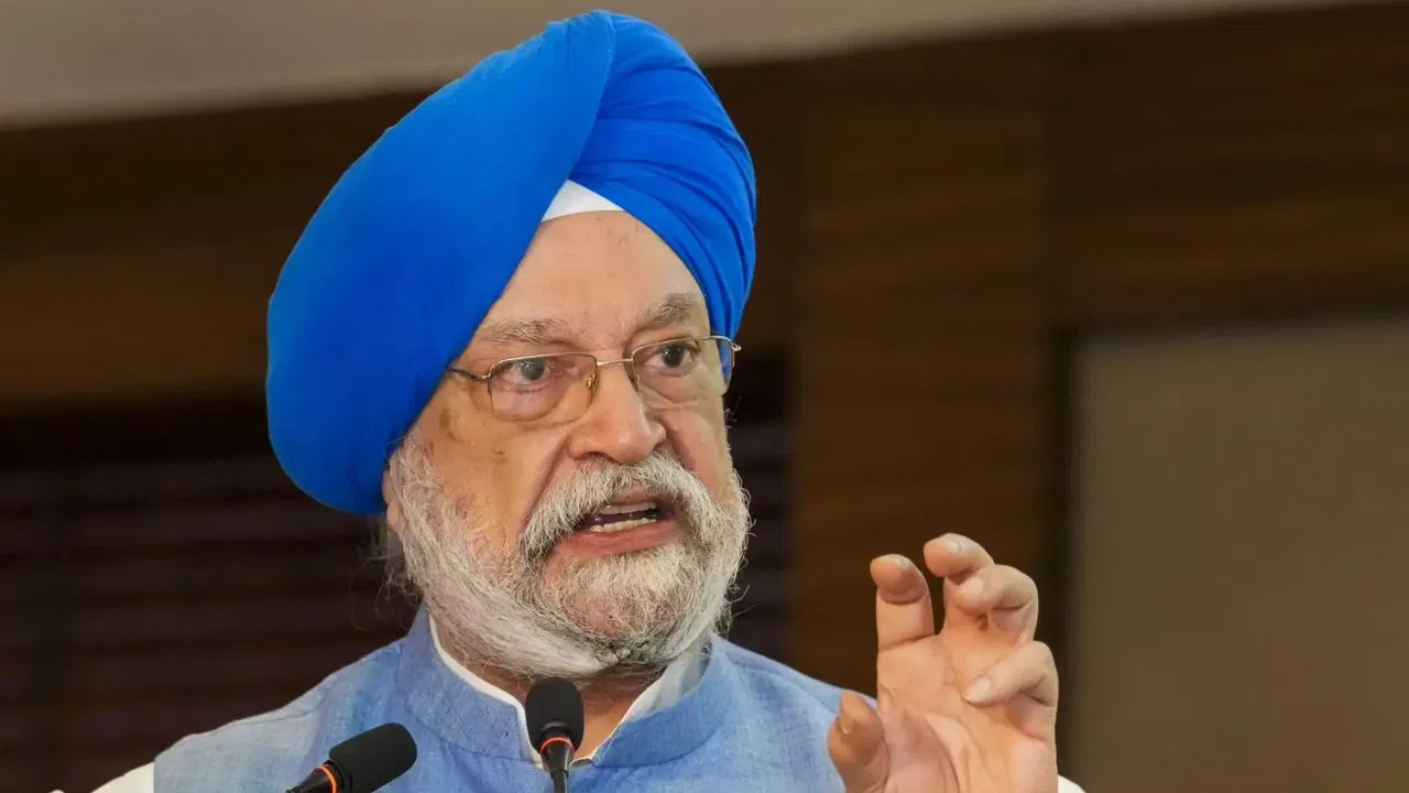 ਦੇਸ਼ ‘ਚ ਪੈਟਰੋਲ-ਡੀਜ਼ਲ ਦੀ ਕੋਈ ਕਮੀ ਨਹੀਂ, LPG ਉਤਪਾਦਨ 28% ਵਧਿਆ: ਹਰਦੀਪ ਸਿੰਘ ਪੁਰੀ