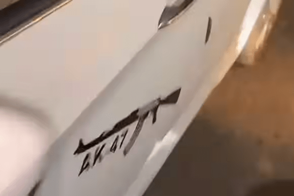 ਤੇਜ਼ ਰਫ਼ਤਾਰ ਕਾਰ ਦਾ ਕਹਿਰ, ਪੁਲਿਸ ਵਰਦੀ ‘ਚ ਵਿਅਕਤੀ ਨੇ ਕਈ ਵਾਹਨਾਂ ਨੂੰ ਮਾਰੀ ਟੱਕਰ