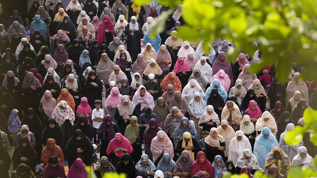 ਭਾਰਤ ਵਿੱਚ ਮਨਾਇਆ ਜਾ ਰਿਹਾ ਈਦ-ਉਲ-ਫਿਤਰ… ਦੀਆਂ ਖੂਬਸੂਰਤ ਤਸਵੀਰਾਂ ਵੇਖੋ