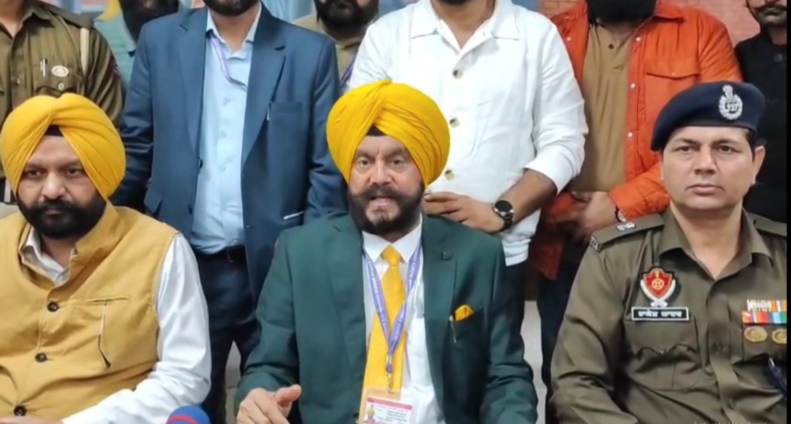 ਮਨੁੱਖੀ ਅਧਿਕਾਰਾਂ ਦੀ ਉਲੰਘਣਾ ਸਬੰਧੀ ਸ਼ਿਕਾਇਤਾਂ ਲਈ ਵਟਸਐਪ ਹੈਲਪਲਾਈਨ ਜਾਰੀ