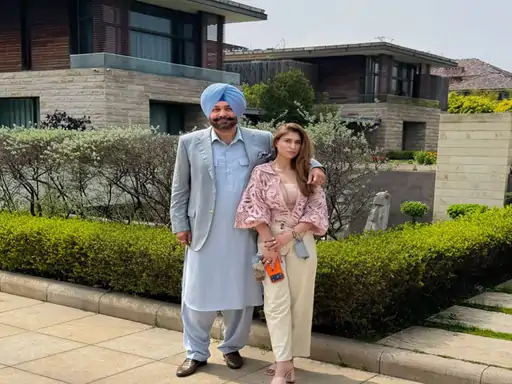 Navjot Singh Sidhu ਨੇ ਜਾਇਦਾਦ ਦੀ ਕੀਤੀ ਵੰਡ: ਅੰਮ੍ਰਿਤਸਰ ਵਾਲਾ ਘਰ ਧੀ ਨੂੰ, ਪਟਿਆਲਾ ਵਾਲਾ ਪੁੱਤਰ ਨੂੰ