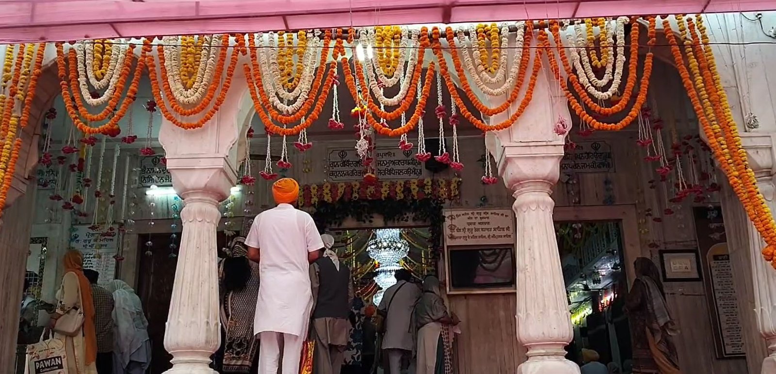 ਸ੍ਰੀ ਗੁਰੂ ਤੇਗ ਬਹਾਦਰ ਜੀ ਦੇ ਪ੍ਰਕਾਸ਼ ਪੁਰਬ ਮੌਕੇ ਗੁ. ਗੁਰੂ ਕੇ ਮਹਿਲ ‘ਚ ਵੱਡੀ ਗਿਣਤੀ ਨਤਮਸਤਕ ਹੋ ਰਹੀ ਸੰਗਤ