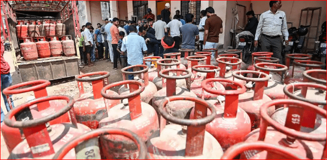 LPG Cylinder Price Today: ਅੱਜ 19 ਕਿਲੋਗ੍ਰਾਮ ਦੇ ਵਪਾਰਕ ਸਿਲੰਡਰ ਦੀ ਕੀਮਤ ਕੀ ਹੈ? ਘਰੇਲੂ ਐਲਪੀਜੀ ਦੀਆਂ ਦਰਾਂ ਵੀ ਜਾਣੋ