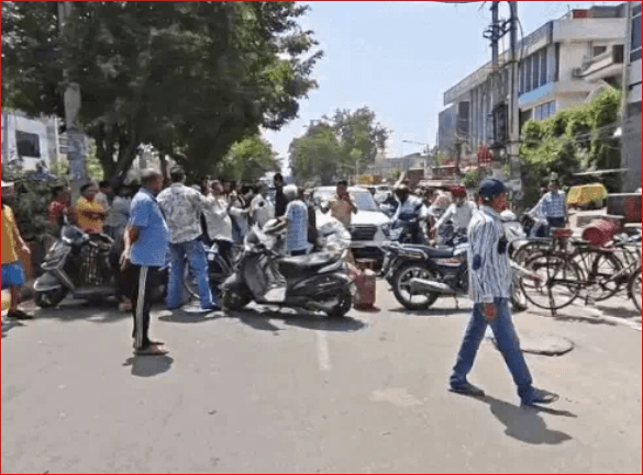 ਜਲੰਧਰ ‘ਚ ਗੈਸ ਕਮੀ ਕਾਰਨ ਲੋਕਾਂ ਦਾ ਪ੍ਰਦਰਸ਼ਨ, 120 ਫੁੱਟੀ ਰੋਡ ਜਾਮ