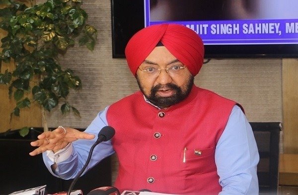 AAP ਛੱਡਣ ਤੋਂ ਪਹਿਲਾਂ ਕੇਜਰੀਵਾਲ ਨਾਲ ਮਿਲੇ ਸਾਹਨੀ, ਸਾਂਸਦ ਨੇ ਕਿਹਾ, ਅਸੀਂ ਕਿਸੇ ਨਾਲ ਗੱਦਾਰੀ ਨਹੀਂ ਕੀਤੀ; ਸੀਚੇਵਾਲ ਬੋਲੇ ਰਾਘਵ ਦਾ ਆਇਆ ਸੀ ਫੋਨ