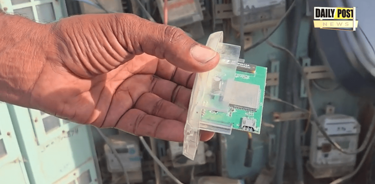 Watch Now: ‘ਨਸ਼ਾ ਤਸਕਰ ਮੀਟਰਾਂ ਦੀ ਚਿੱਪ ਨਾਲ ਭੇਜ ਰਹੇ GPS ਲੋਕੇਸ਼ਨ’ ਸਰਹੱਦੀ ਪਿੰਡ ‘ਚ ਸਮਾਰਟ ਮੀਟਰਾਂ ਦੀ ਸਿਮ ਚੋਰੀ