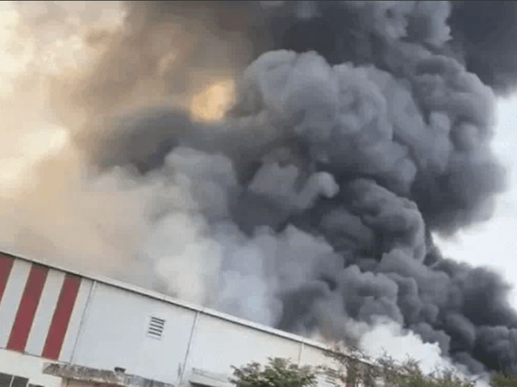 Reliance ਦੇ ਗੋਦਾਮ ‘ਚ ਲੱਗੀ ਭਿਆਨਕ ਅੱਗ, ਲੱਖਾ ਦਾ ਰਾਸ਼ਨ ਸੜ ਕੇ ਹੋਇਆ ਸੁਆਹ