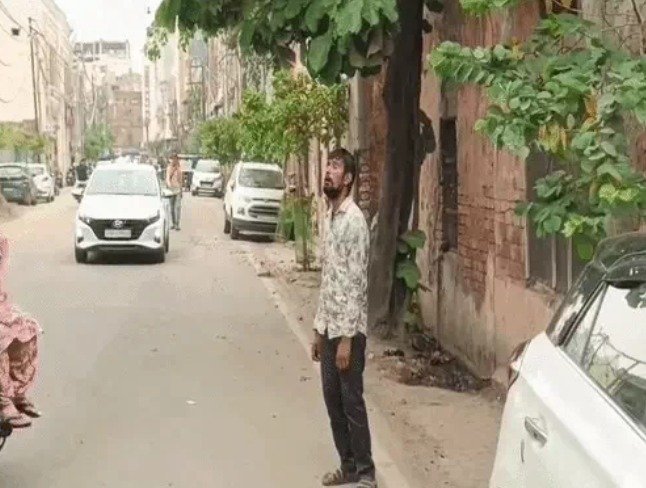 ਪਵਿੱਤਰ ਸਥਾਨ ਸ੍ਰੀ ਹਰਿਮੰਦਰ ਸਾਹਿਬ ਦੇ ਨੇੜੇ ਨਸ਼ੇ ਵਿੱਚ ਧੁੱਤ ਨੌਜਵਾਨ