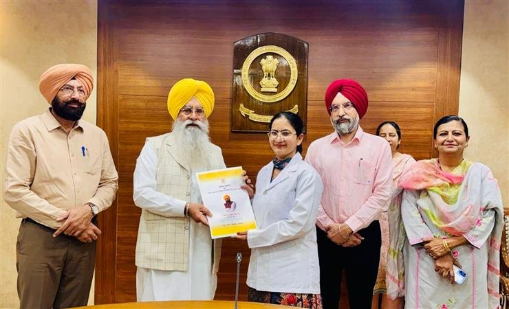 ਗੁਰਮੀਤ ਖੁੱਡੀਆਂ ਨੇ ਵੈਟਰਨਰੀ ਅਫ਼ਸਰਾਂ, ਇੰਸਪੈਕਟਰਾਂ ਅਤੇ ਡੇਅਰੀ ਵਿਕਾਸ ਇੰਸਪੈਕਟਰਾਂ ਨੂੰ ਨਿਯੁਕਤੀ ਪੱਤਰ ਸੌਂਪੇ