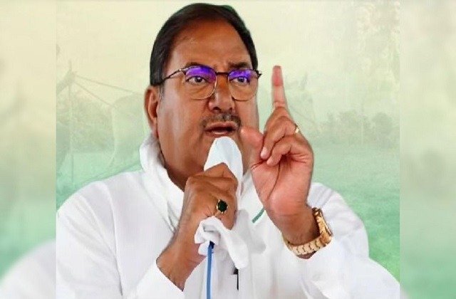 किसानों पर थोंपी गैर तार्किक शर्तों को वापिस ले सरकार: अभय चौटाला