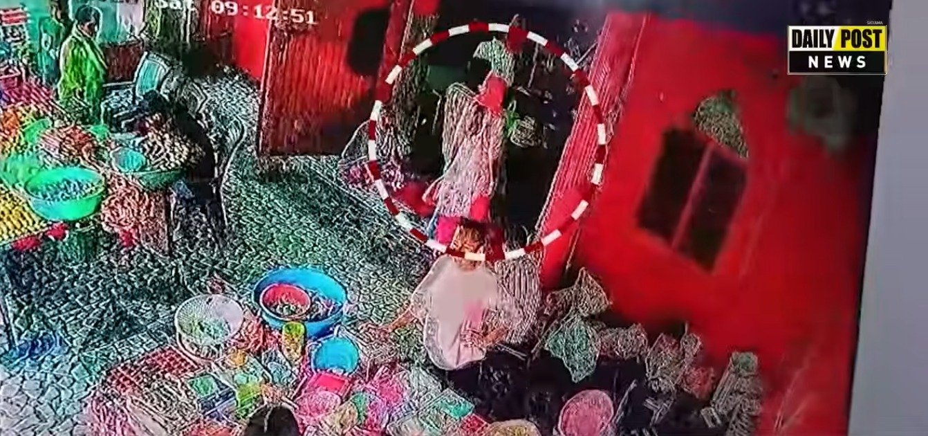 Wacth Now; ਪ੍ਰੇਮੀ-ਪ੍ਰੇਮਿਕਾ ਭੱਜ ਕੇ ਮੰਦਿਰ 'ਚ ਕਰਵਾ ਰਹੇ ਸੀ ਵਿਆਹ, ਉੱਤੋਂ ਆ ਗਏ ਕੁੜੀ ਦੇ ਮਾਪੇ