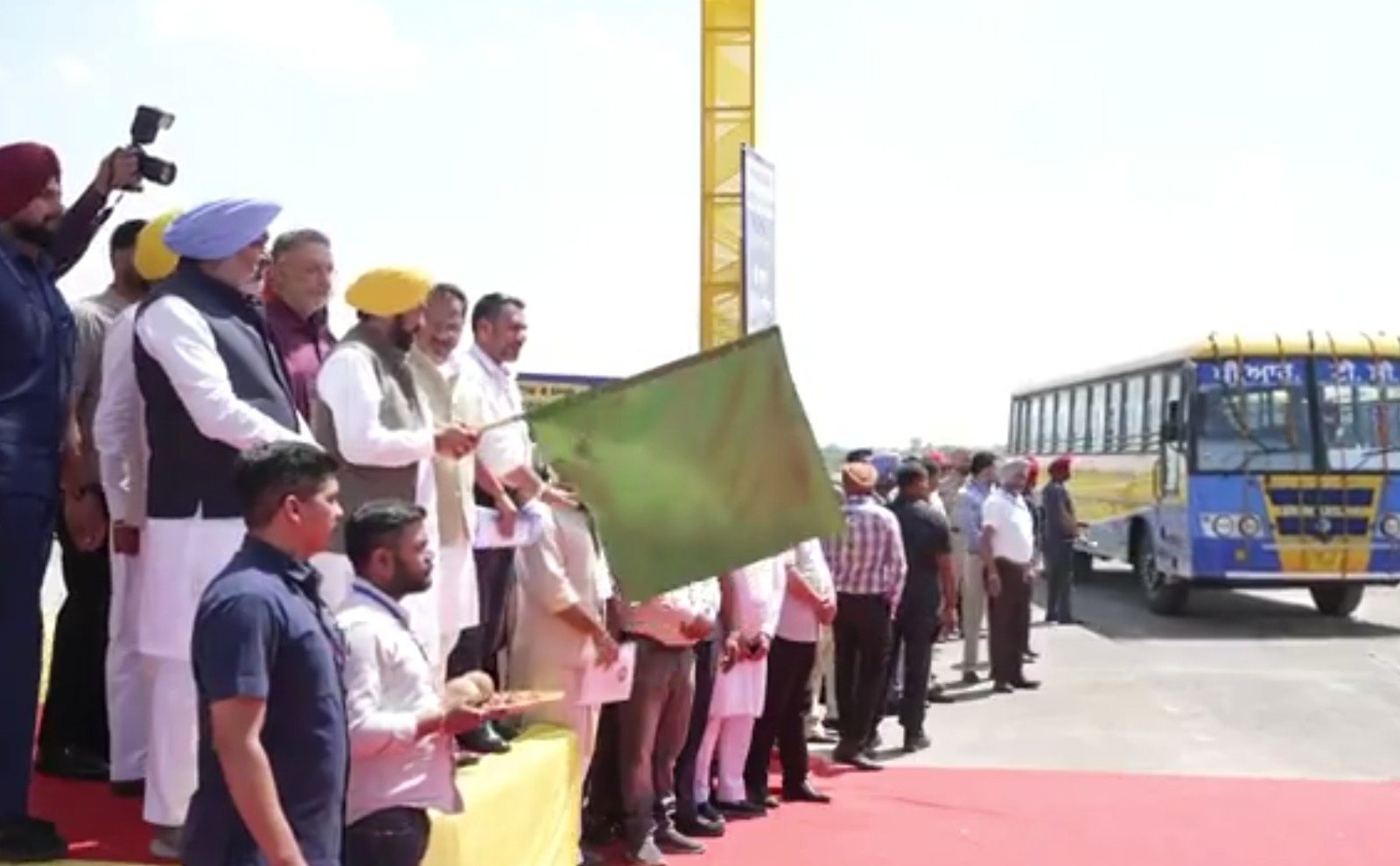 ਪੰਜਾਬ ਦੇ ਲੋਕਾਂ ਨੂੰ ‘ਆਪ’ ਸਰਕਾਰ ਦੀ ਵੱਡੀ ਸੌਗਾਤ, ਹੁਣ ਸੜਕਾਂ ‘ਤੇ ਦੋੜਣਗੀਆਂ 250 PRTC ਨਵੀਆਂ ਬੱਸਾਂ