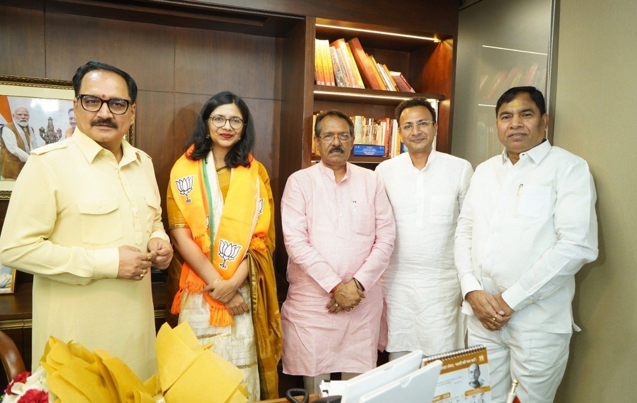 'AAP' ਨੂੰ ਇੱਕ ਹੋਰ ਝਟਕਾ, MP ਸਵਾਤੀ ਮਾਲੀਵਾਲ BJP 'ਚ ਸ਼ਾਮਿਲ, ਕੇਜਰੀਵਾਲ 'ਤੇ ਸਾਧਿਆ ਤਿੱਖਾ ਨਿਸ਼ਾਨਾ