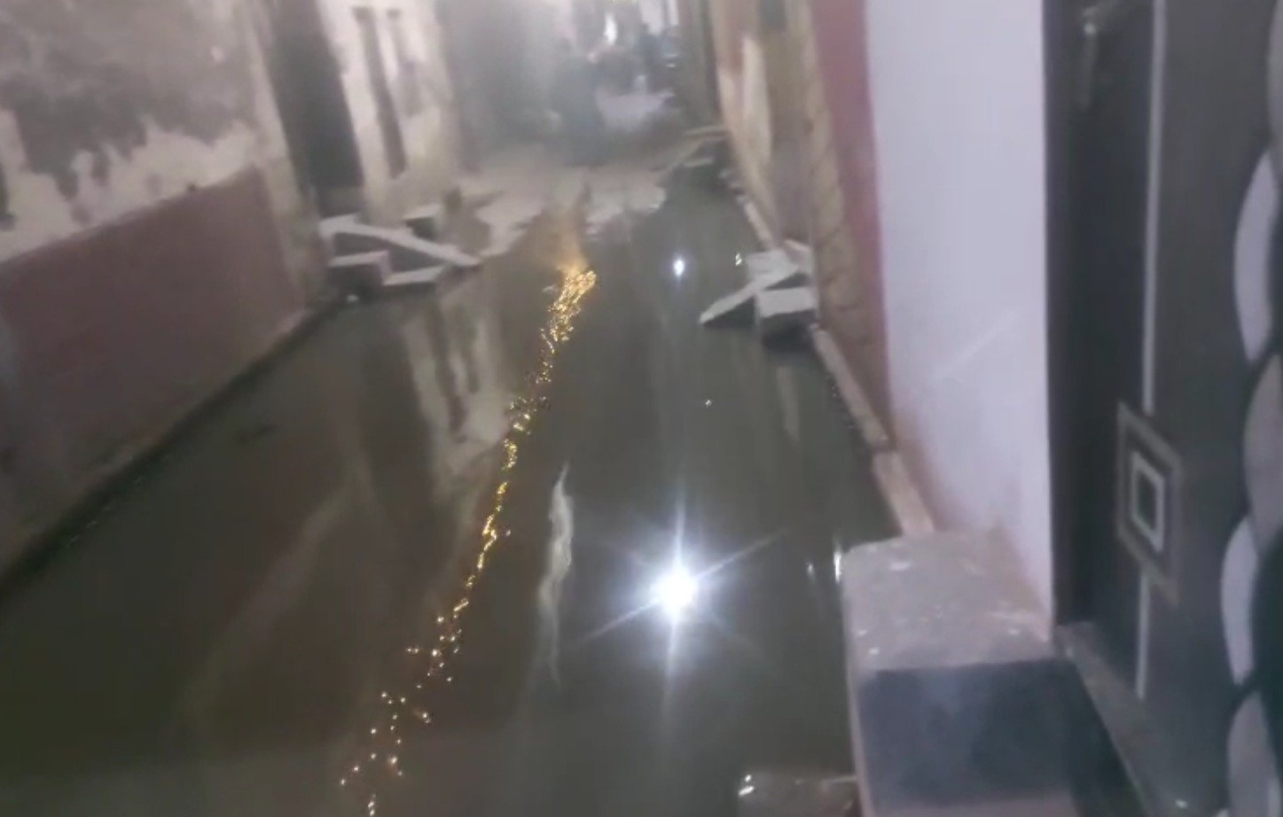 ਅੰਮ੍ਰਿਤਸਰ ਦੇ ਗੁਰੂ ਨਾਨਕ ਪੂਰਾ ‘ਚ ਸੀਵਰੇਜ ਸੰਕਟ, ਲੋਕ ਗੰਦਗੀ ਵਿੱਚ ਜੀਣ ਨੂੰ ਮਜਬੂਰ