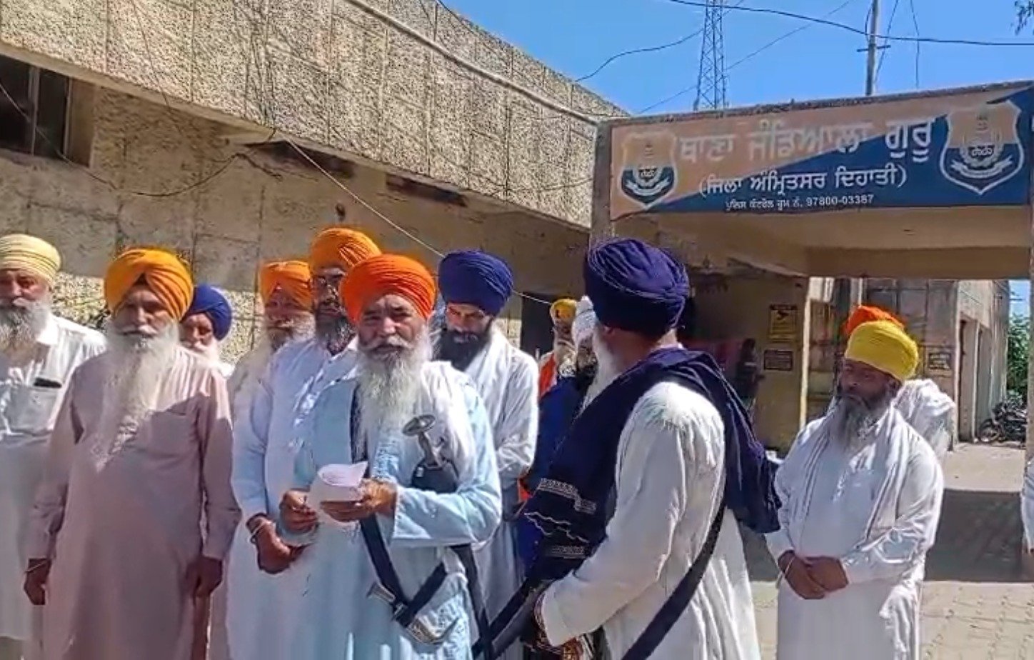 ਅਮ੍ਰਿਤਸਰ 'ਚ ਝਗੜੇ ਨੂੰ ਲੈ ਕੇ ਵਧਿਆ ਵਿਵਾਦ, ਸਤਿਕਾਰ ਕਮੇਟੀ ਨੇ ਪੁਲਿਸ ਕਾਰਵਾਈ ‘ਤੇ ਉਠਾਏ ਸਵਾਲ